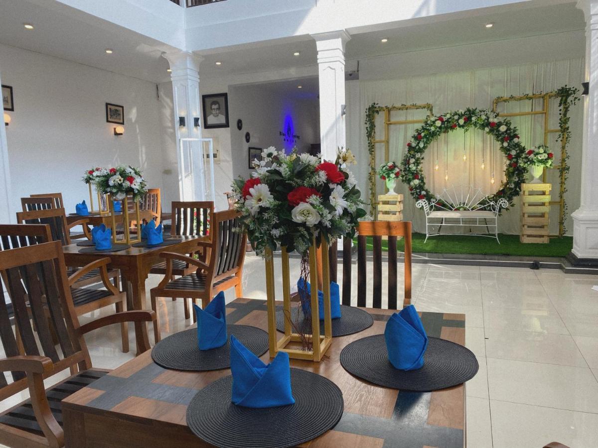Blue Spring Hotel Wadduwa Extérieur photo