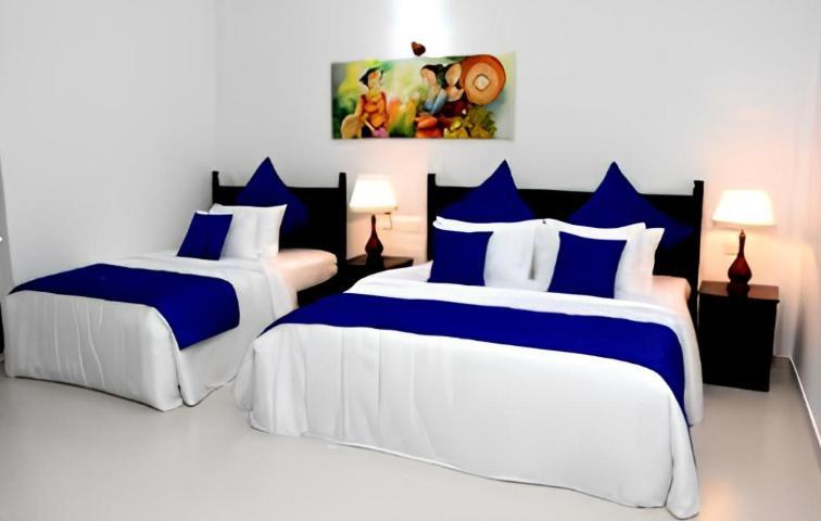 Blue Spring Hotel Wadduwa Extérieur photo