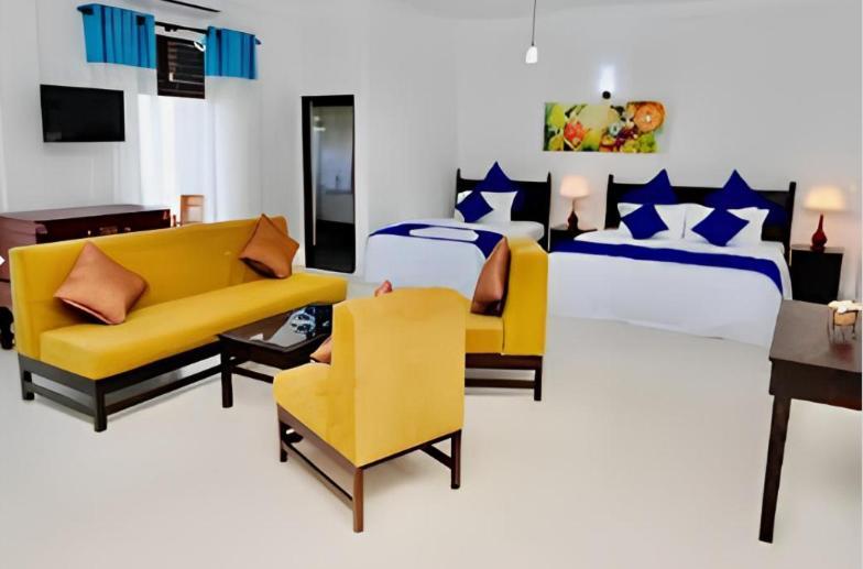 Blue Spring Hotel Wadduwa Extérieur photo