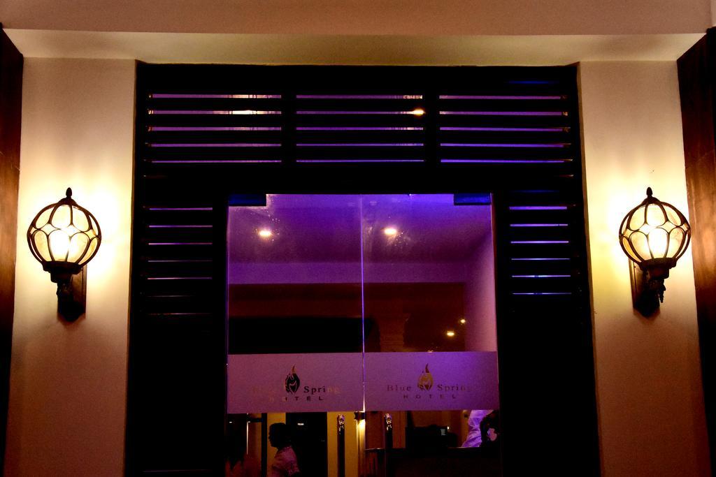 Blue Spring Hotel Wadduwa Extérieur photo