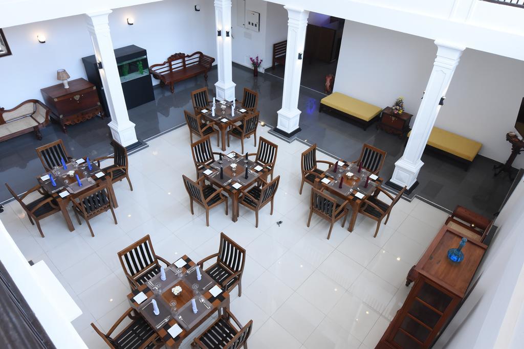 Blue Spring Hotel Wadduwa Extérieur photo